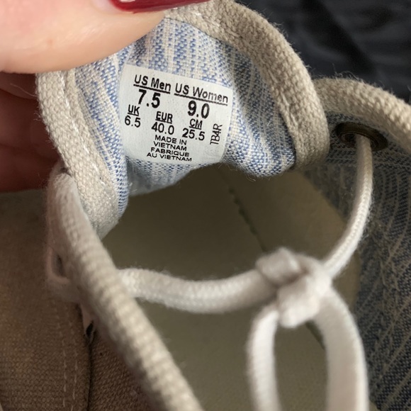 Vans - Picture 5 of 5